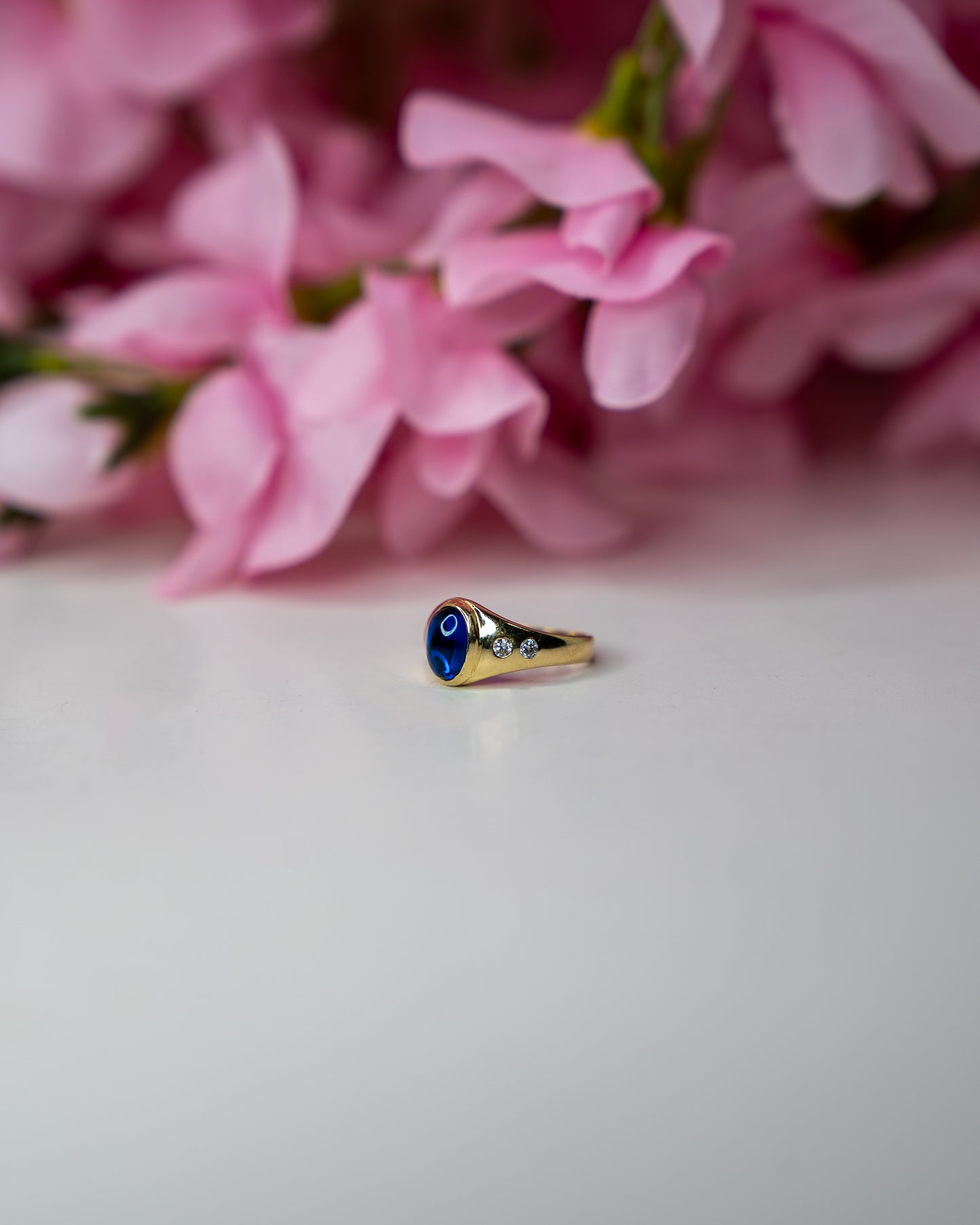 14kt Blue Cabochon Ring