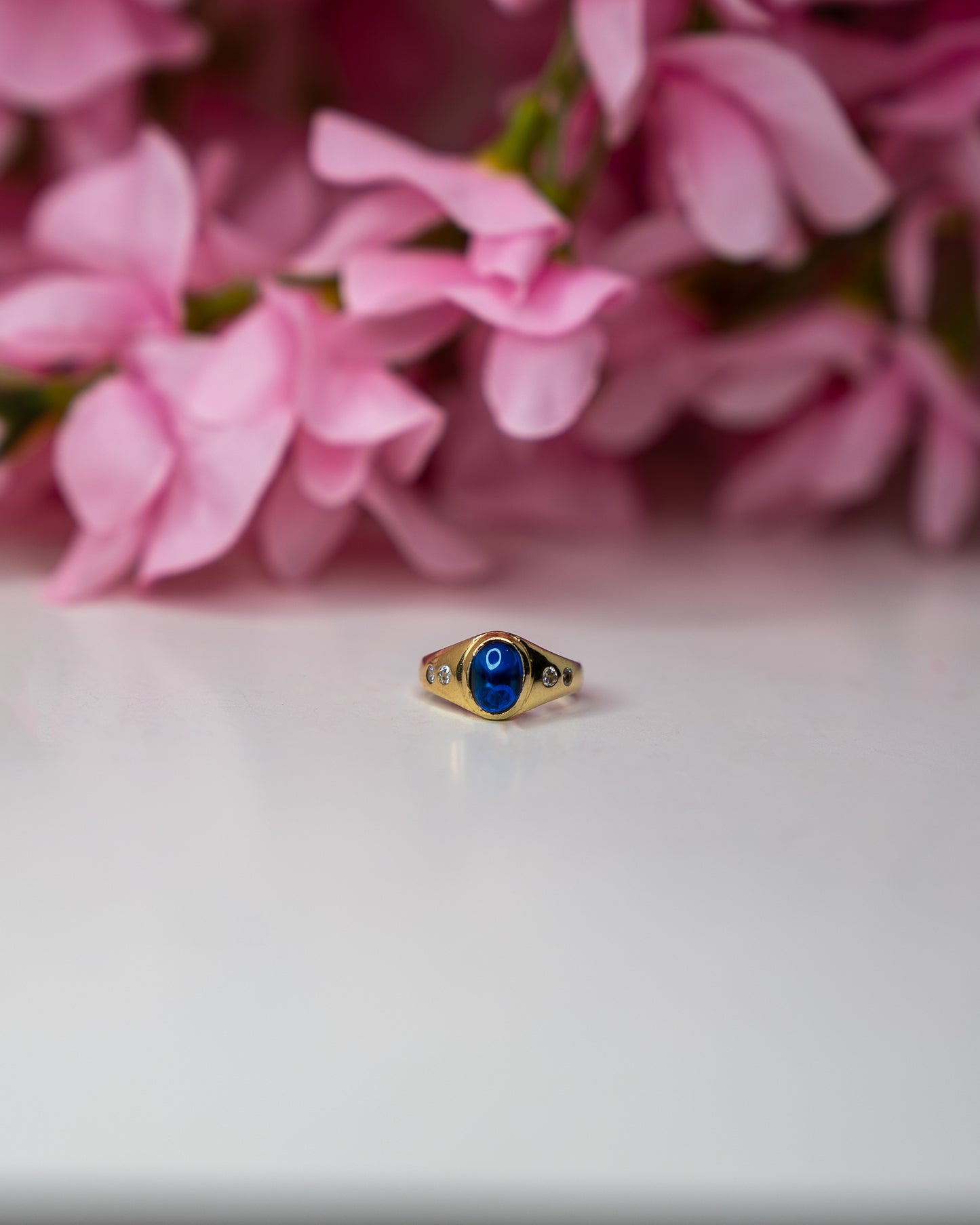 14kt Blue Cabochon Ring