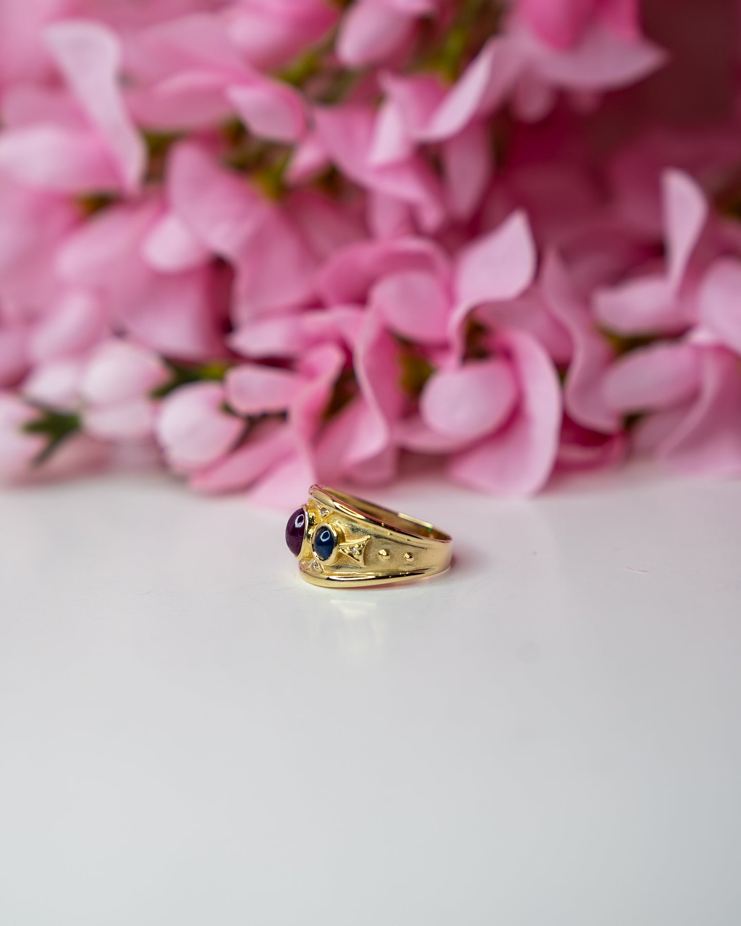 The 14kt Cabochon Stone Ring