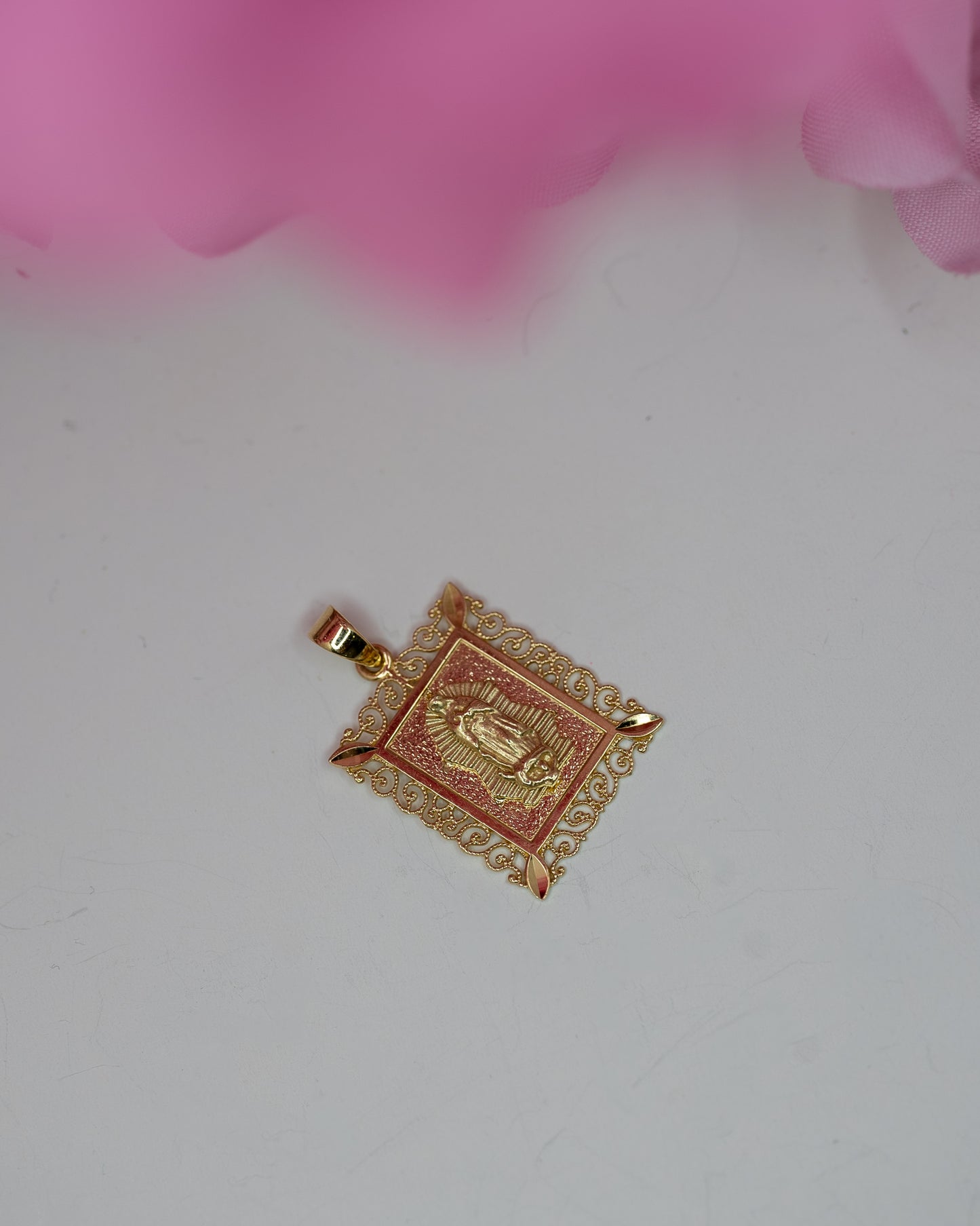 14kt Virgencita Pendant