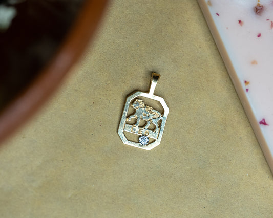 14kt Diamond Leo Pendant