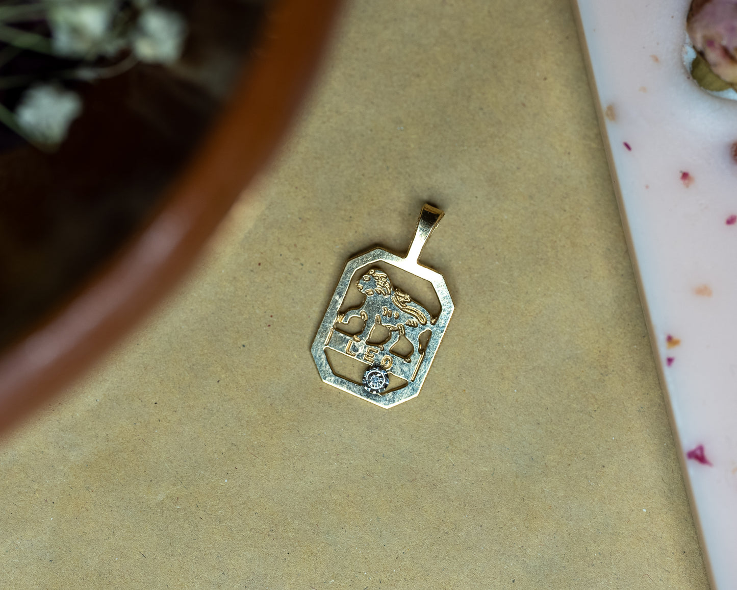 14kt Diamond Leo Pendant